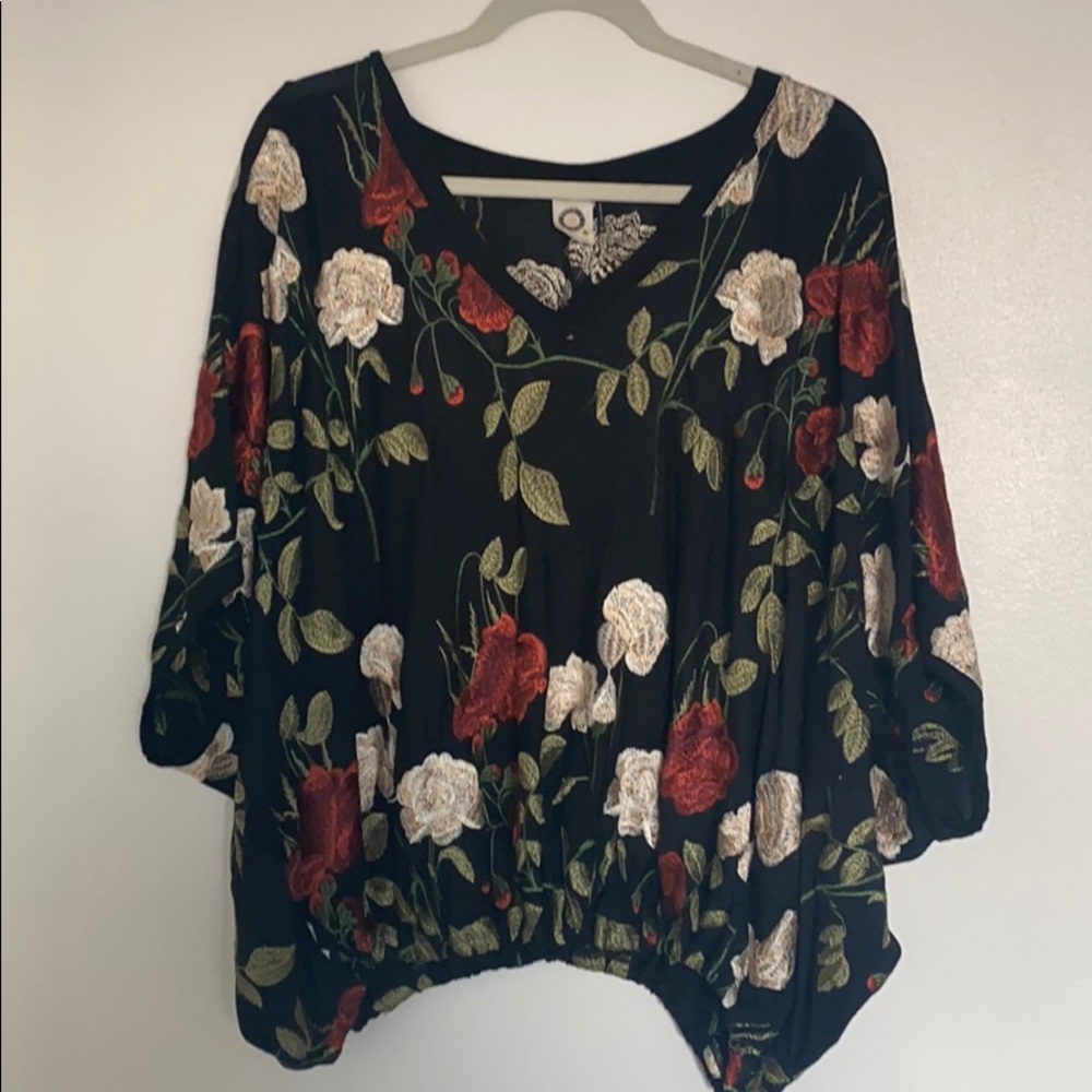 Anthropologie Akemi + kin embroidered blouse